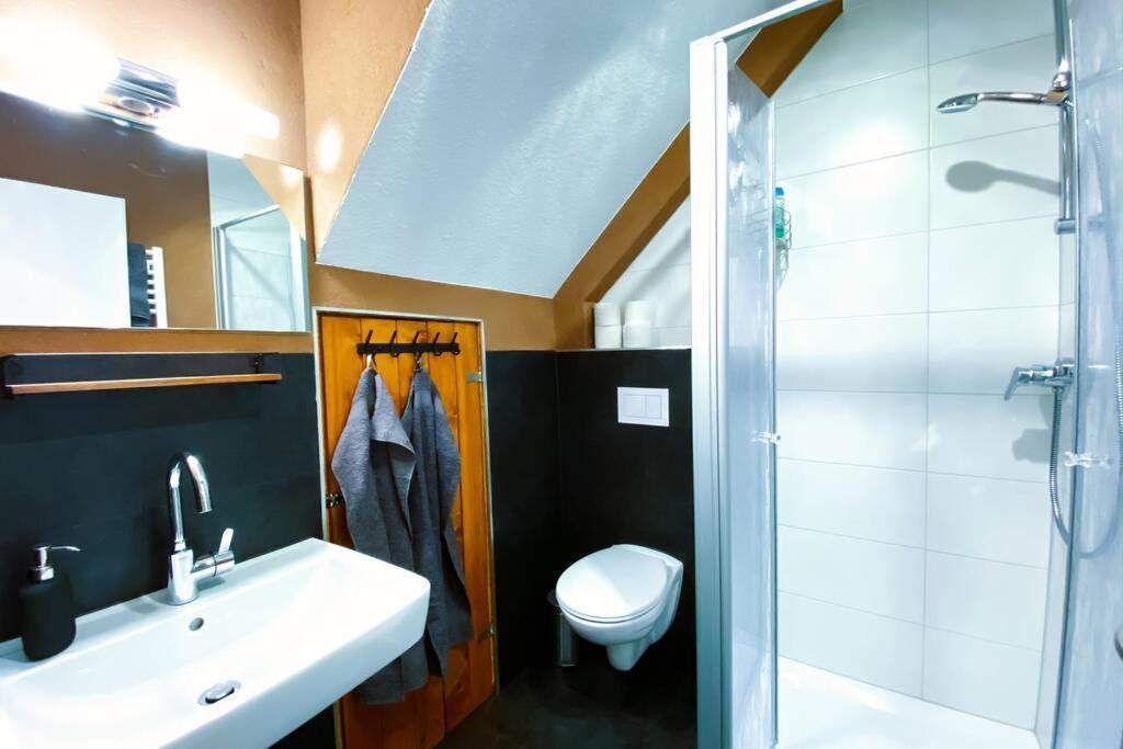 Janks I 11a-n3 I In Holz Und Lehm